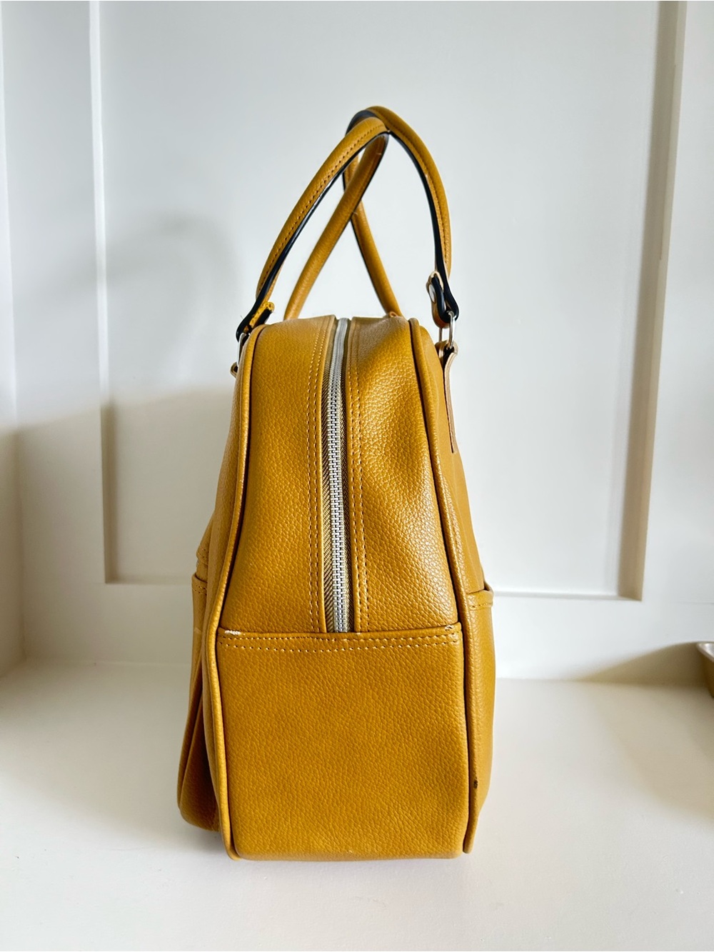 Vintage 1970s Mustard Train Case Travel Bag | Structured Overnight Carryall - Picture 3 of 9